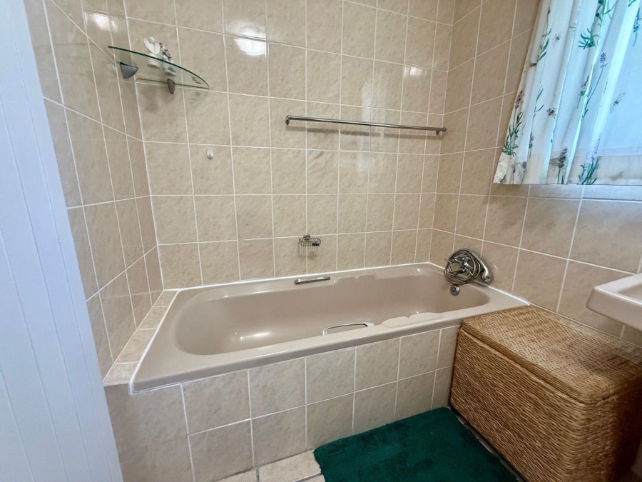 4 Bedroom Property for Sale in Stilbaai Wes Western Cape